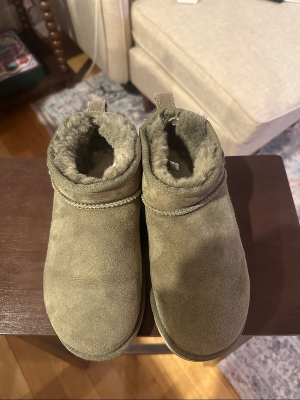 UGG Ultra Mini - Picture 2 of 7